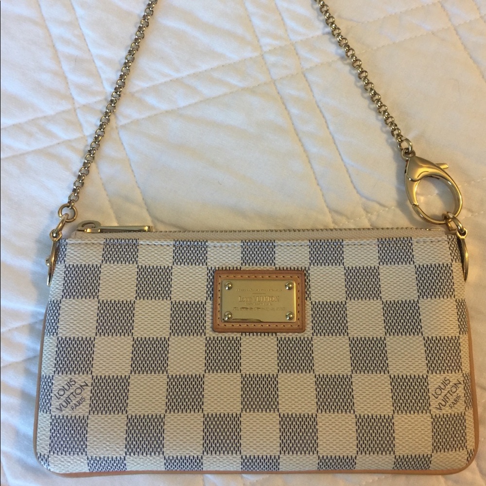 Louis Vuitton Azure Milla Pochette